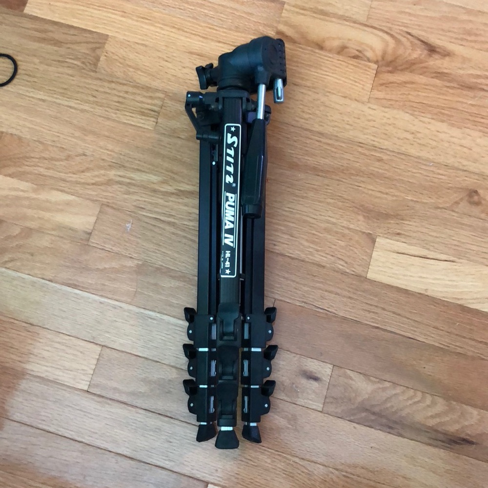 Camera tripod